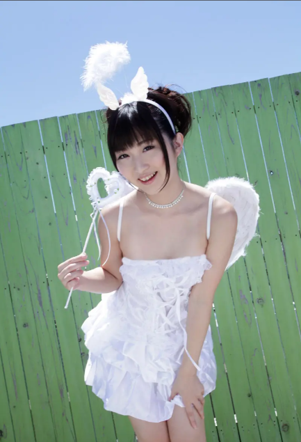 刻在我床底的名字